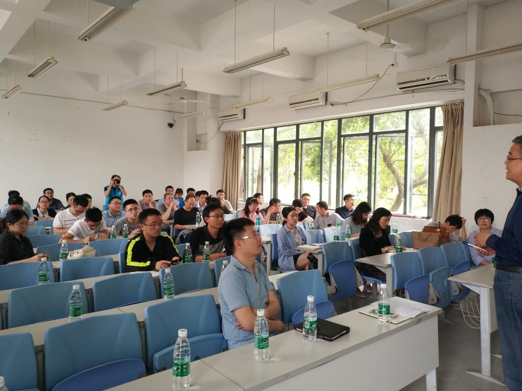 0638太阳集团召开党员政治学习暨班主任培训1.jpg