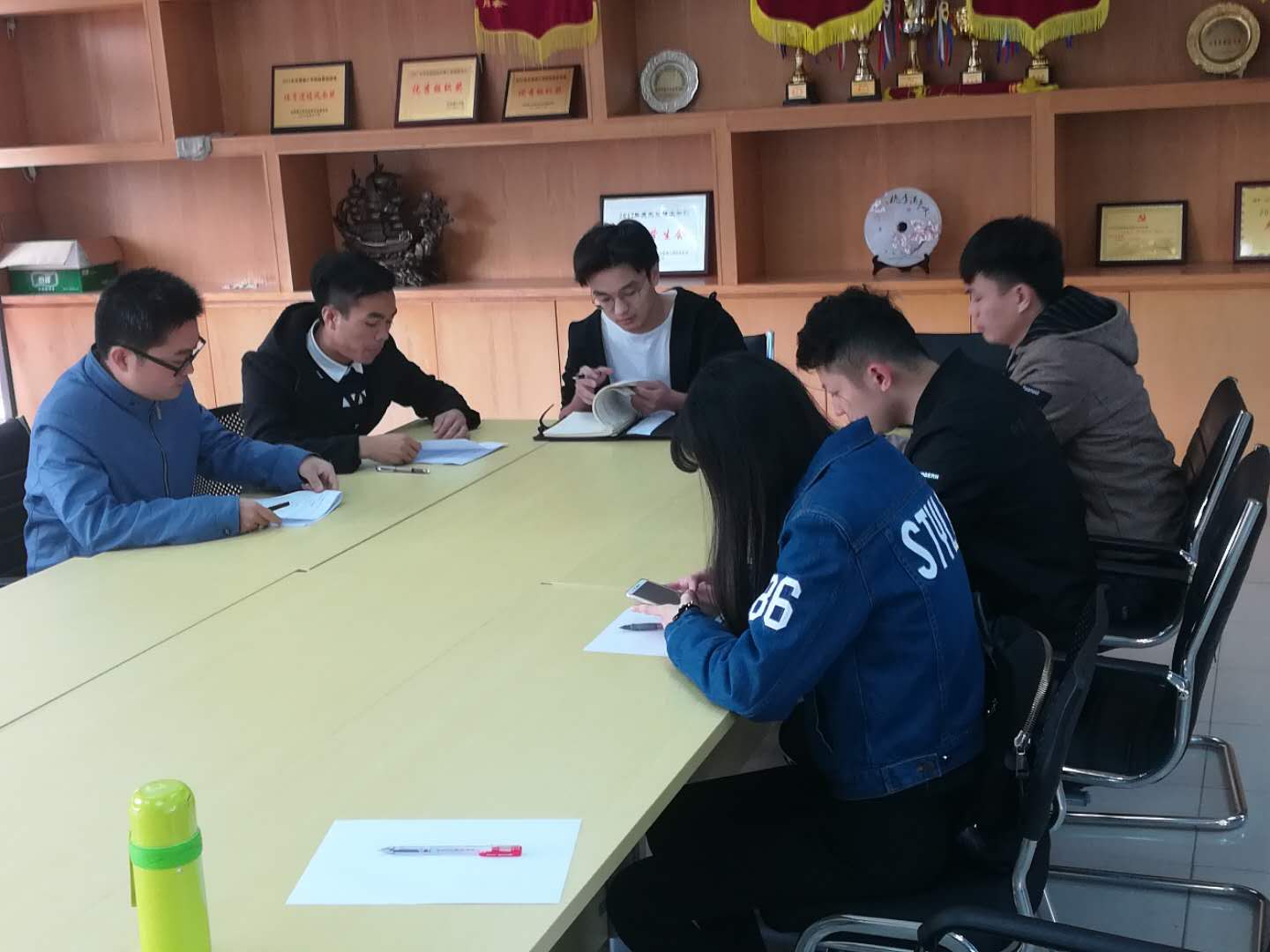 0638太阳集团学生党支部召开支部委员扩大会议.jpg
