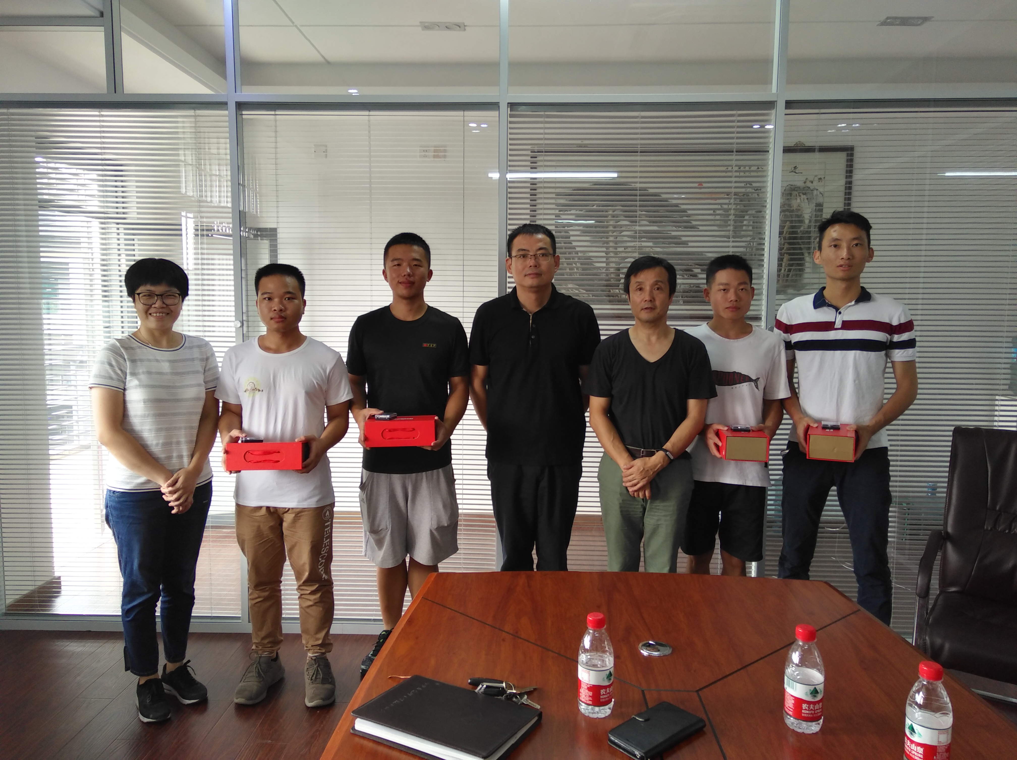 喜讯-我们今年3名学生光荣入伍2.jpg
