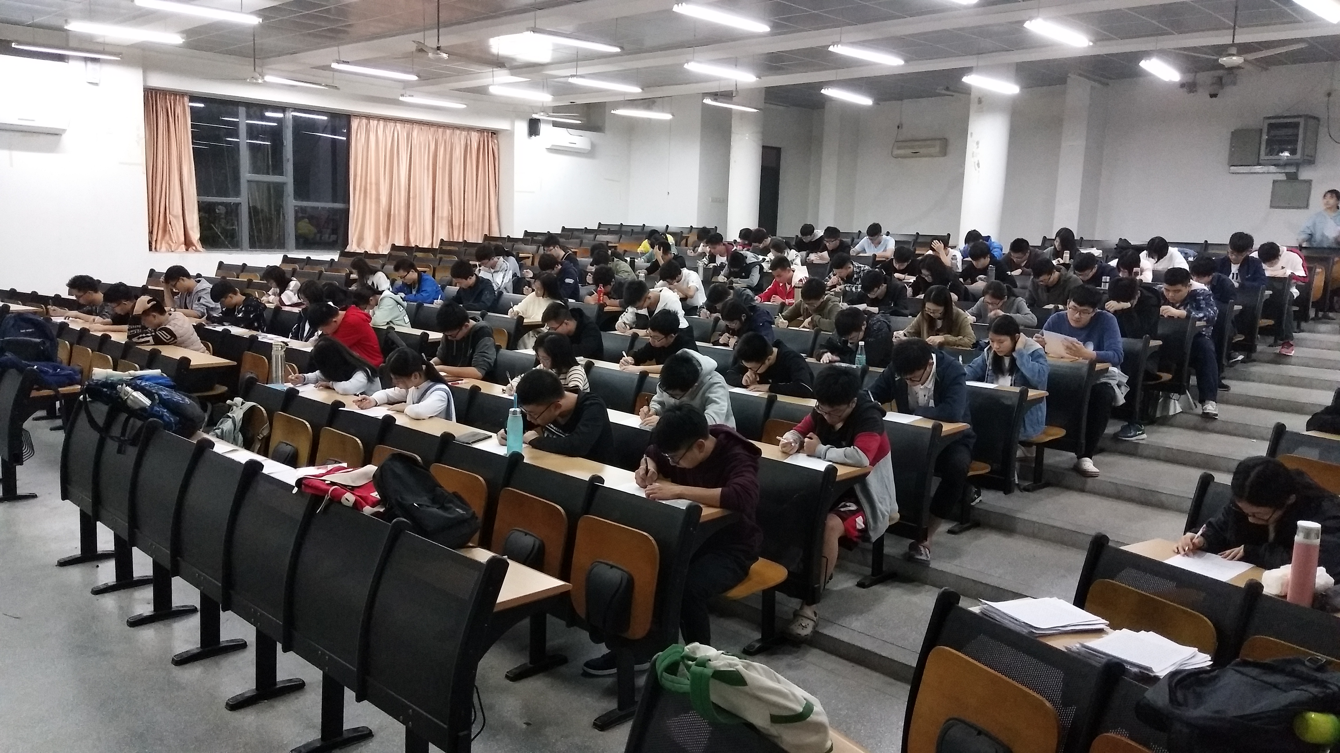 0638太阳集团第五期分党校结业考试顺利进行2.jpg