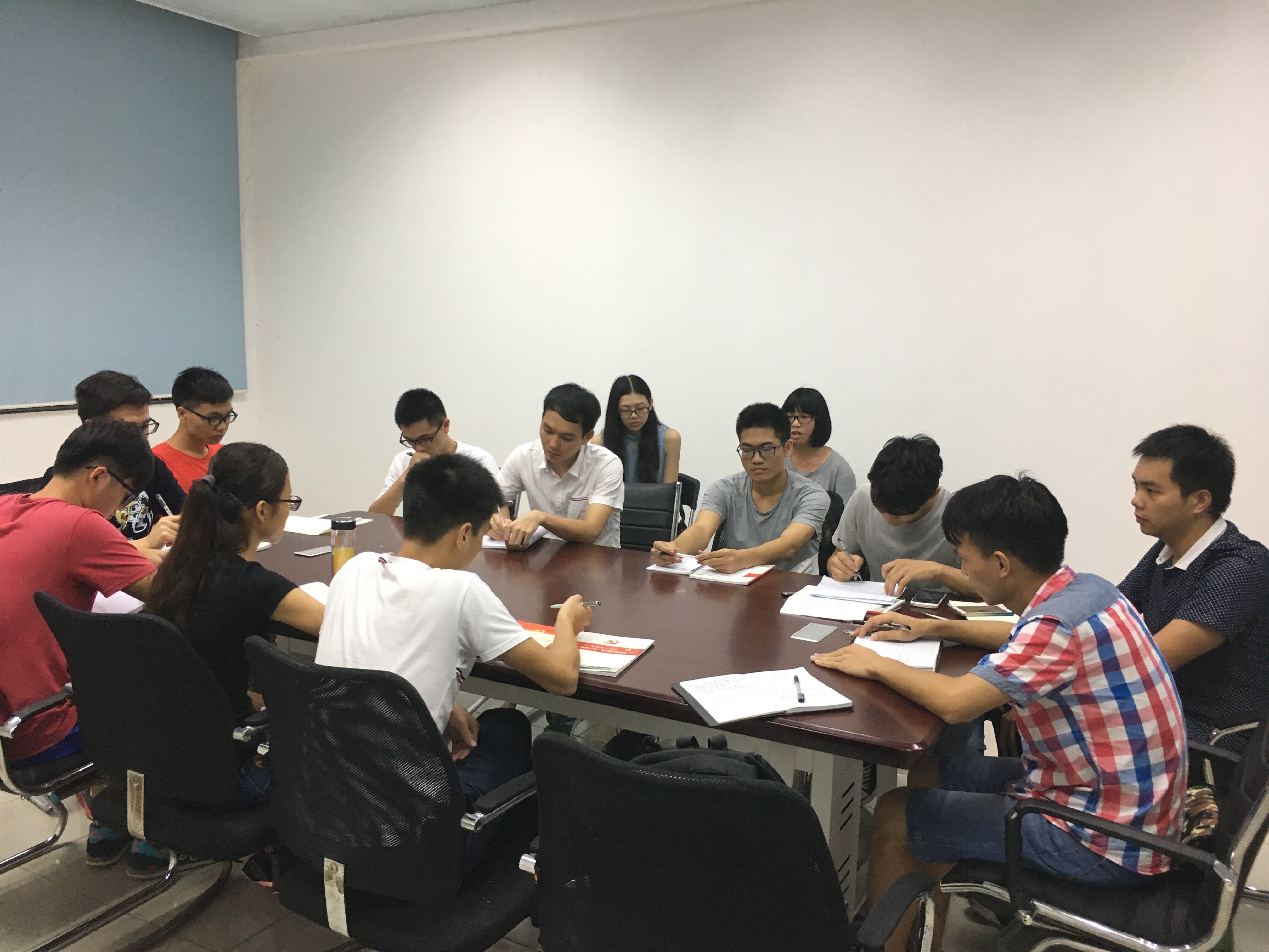 0638太阳集团学生党支部开展.jpg