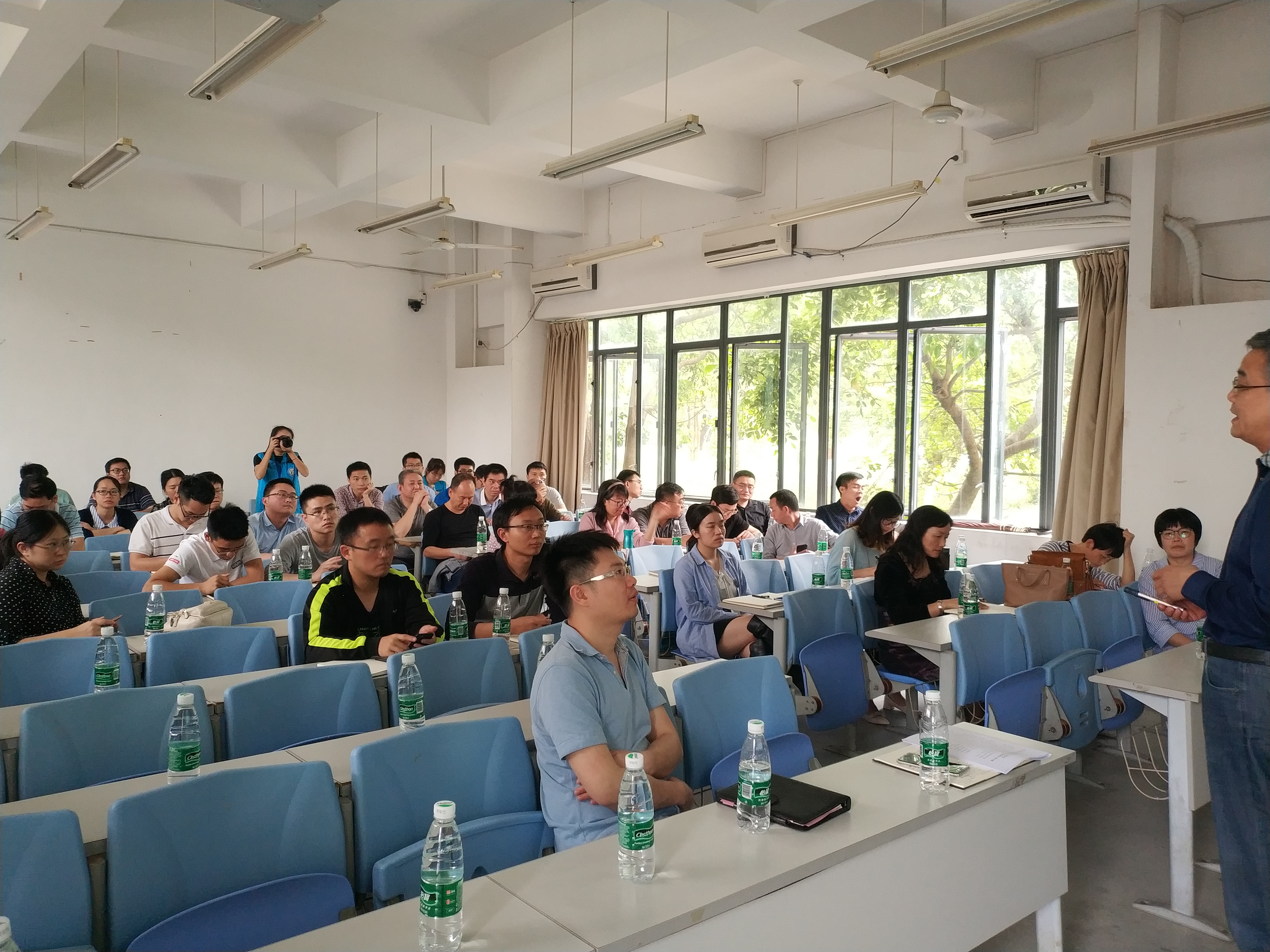 0638太阳集团召开党员政治学习暨班主任培训1.jpg